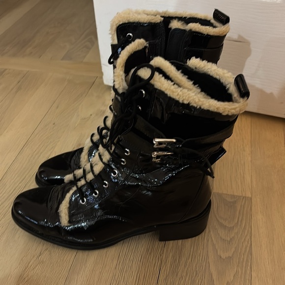 KURT GEIGER PATENT LEATHER SHEARLING LINED COMBAT BOOTS SIZE 41 us 10 - Picture 5 of 9